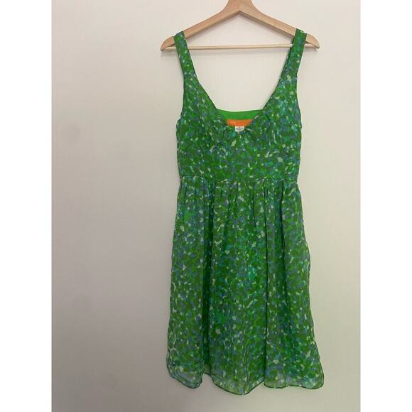 Elegant Green Patterned Mini Dress - Picture 2 of 16